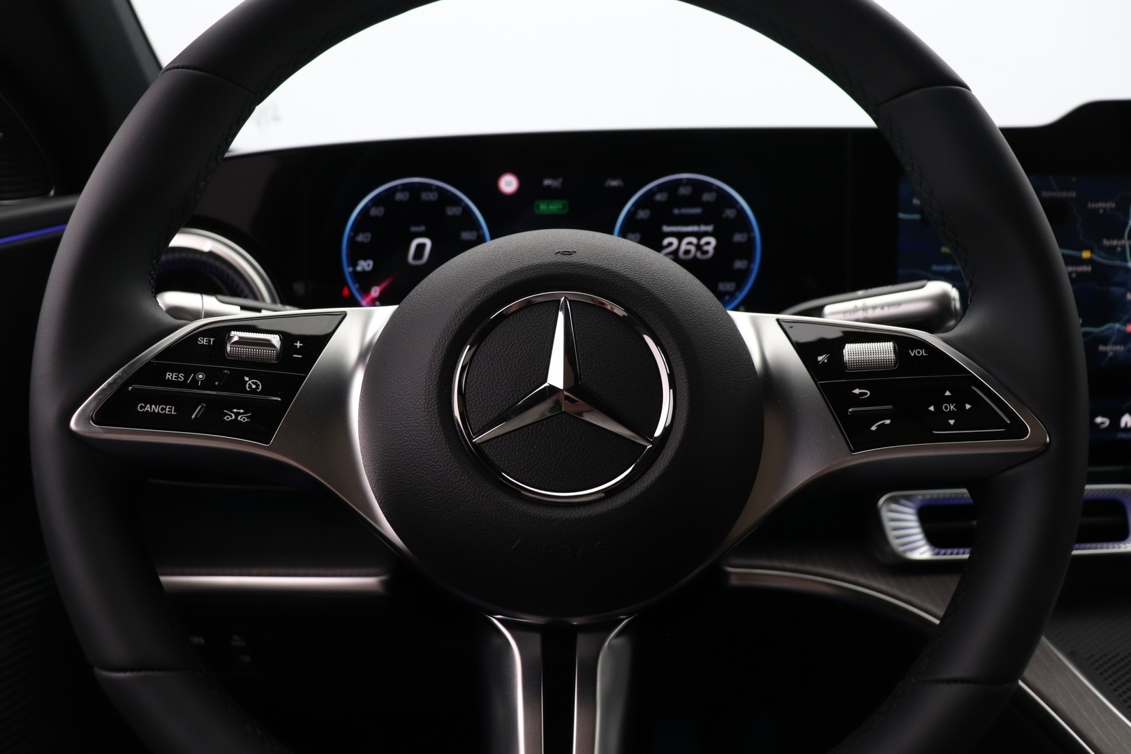 MERCEDES-BENZ GLC 2026