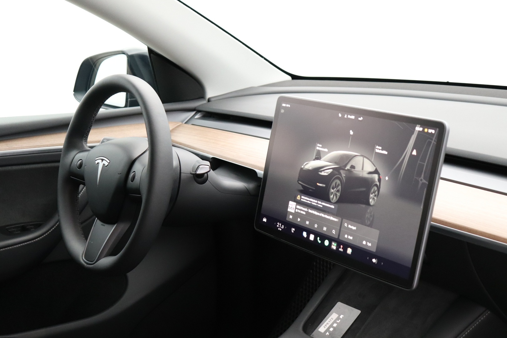 TESLA Model Y 2025