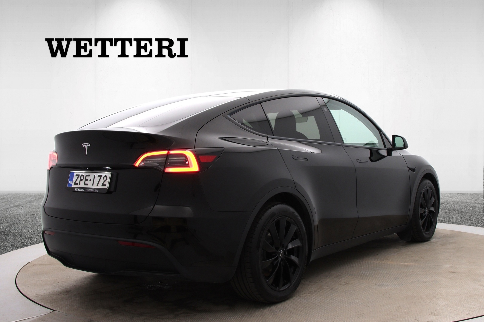 TESLA Model Y 2025
