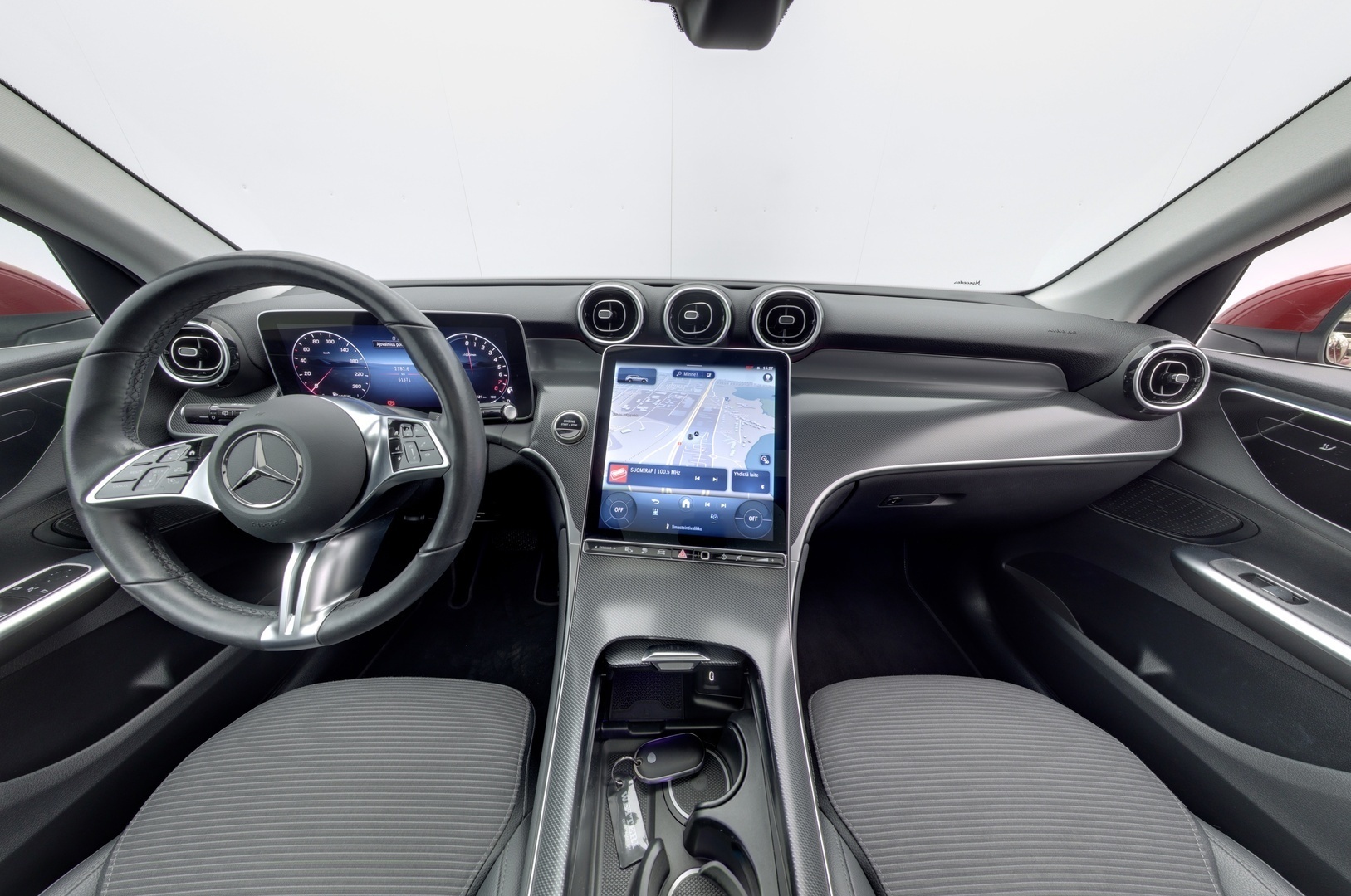 MERCEDES-BENZ GLC 2025