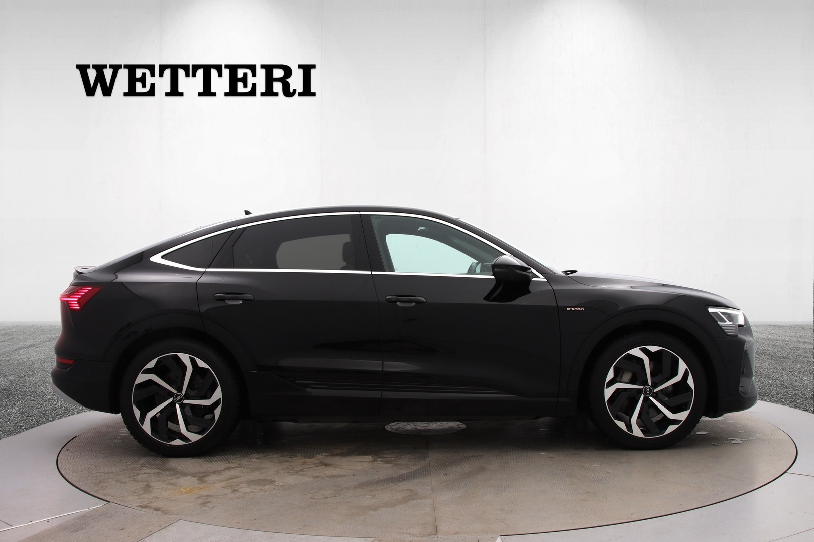 AUDI e-tron 2022