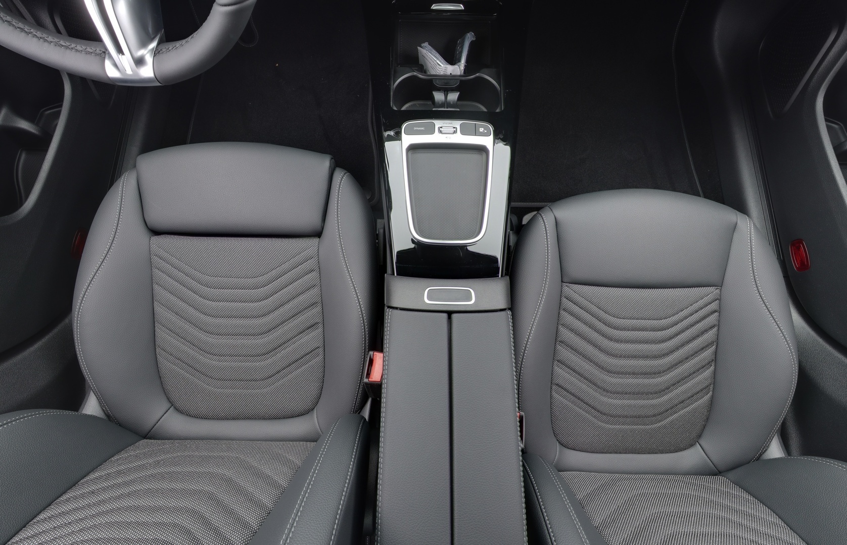 MERCEDES-BENZ CLA 2025