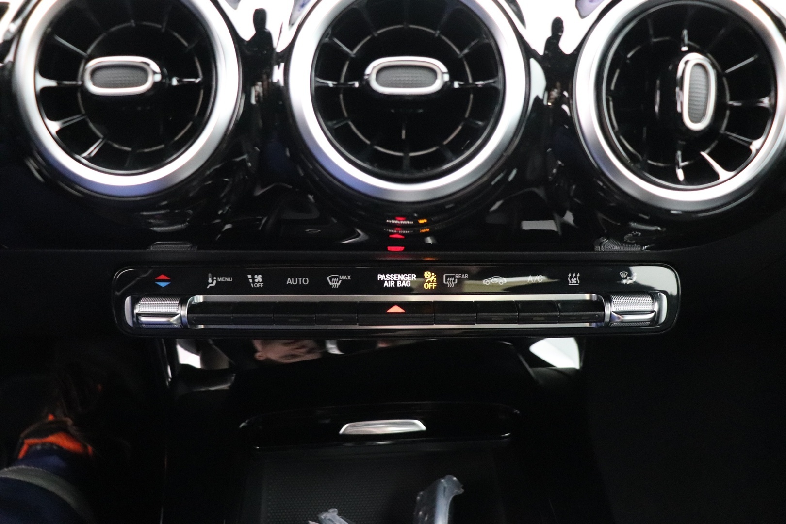 MERCEDES-BENZ CLA 2025