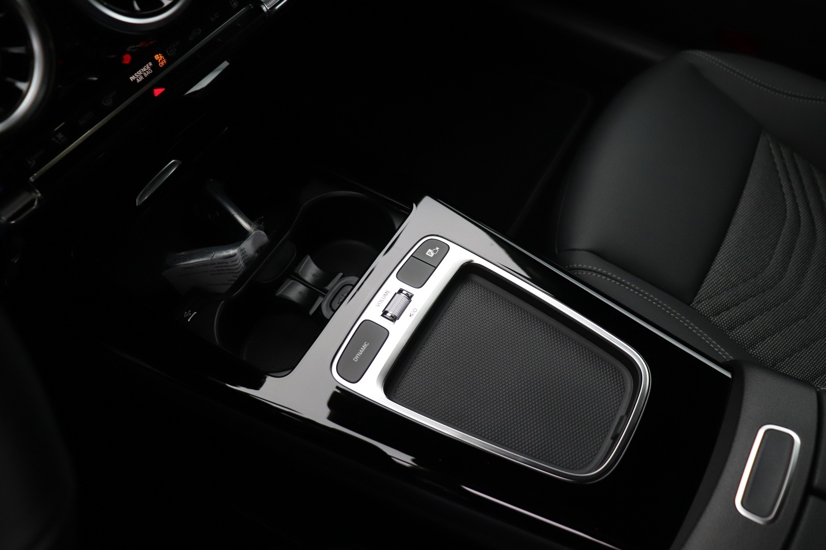 MERCEDES-BENZ CLA 2025