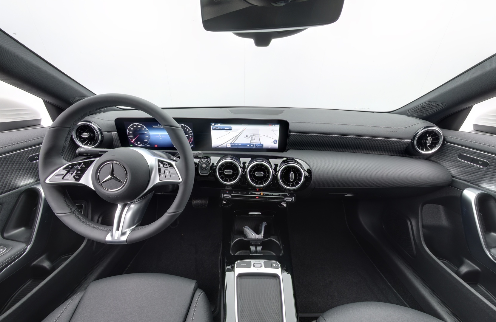 MERCEDES-BENZ CLA 2025