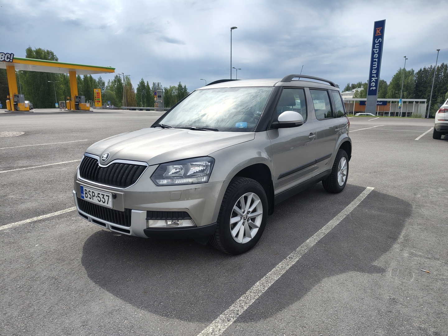 SKODA Yeti 2015