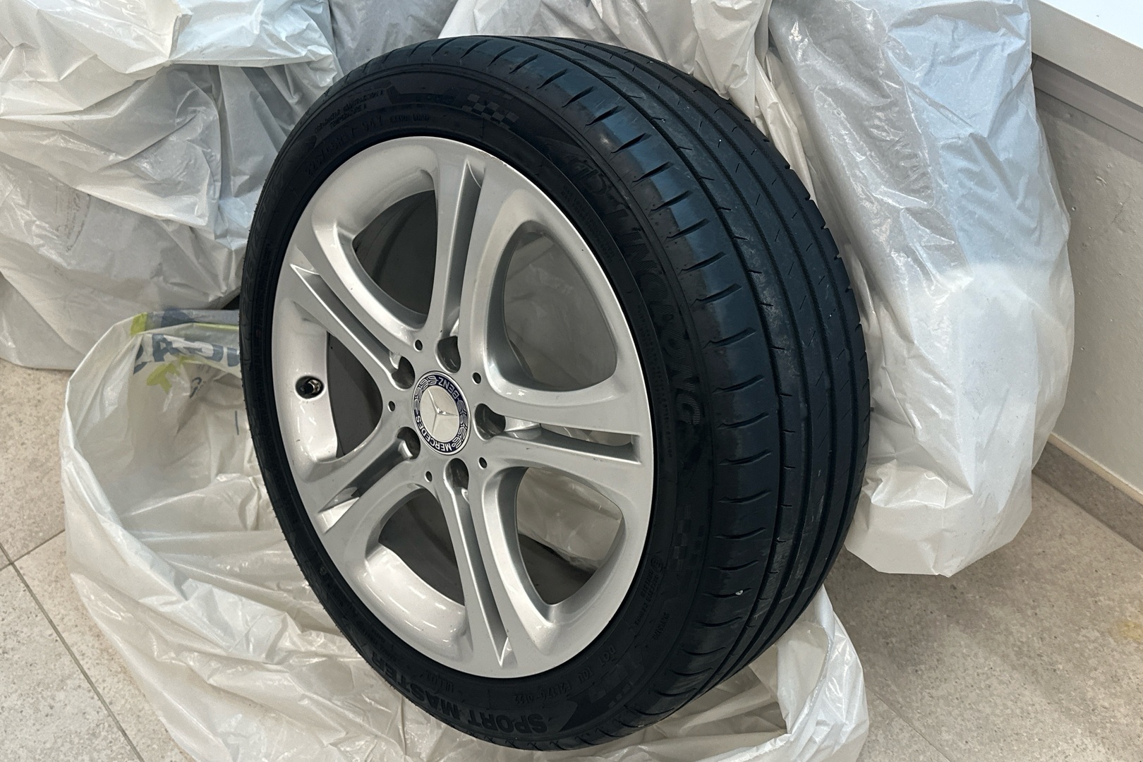 MERCEDES-BENZ A 2015