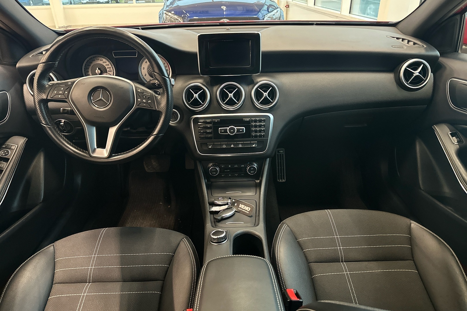 MERCEDES-BENZ A 2015