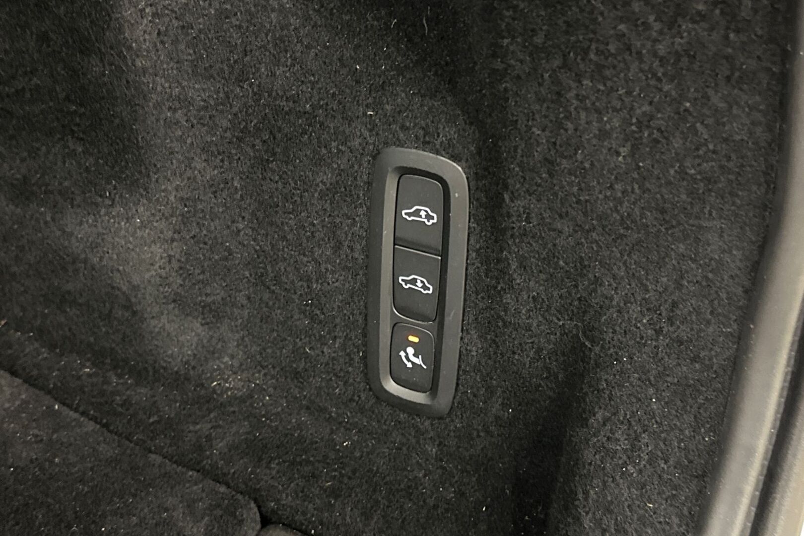 VOLVO XC60 2020