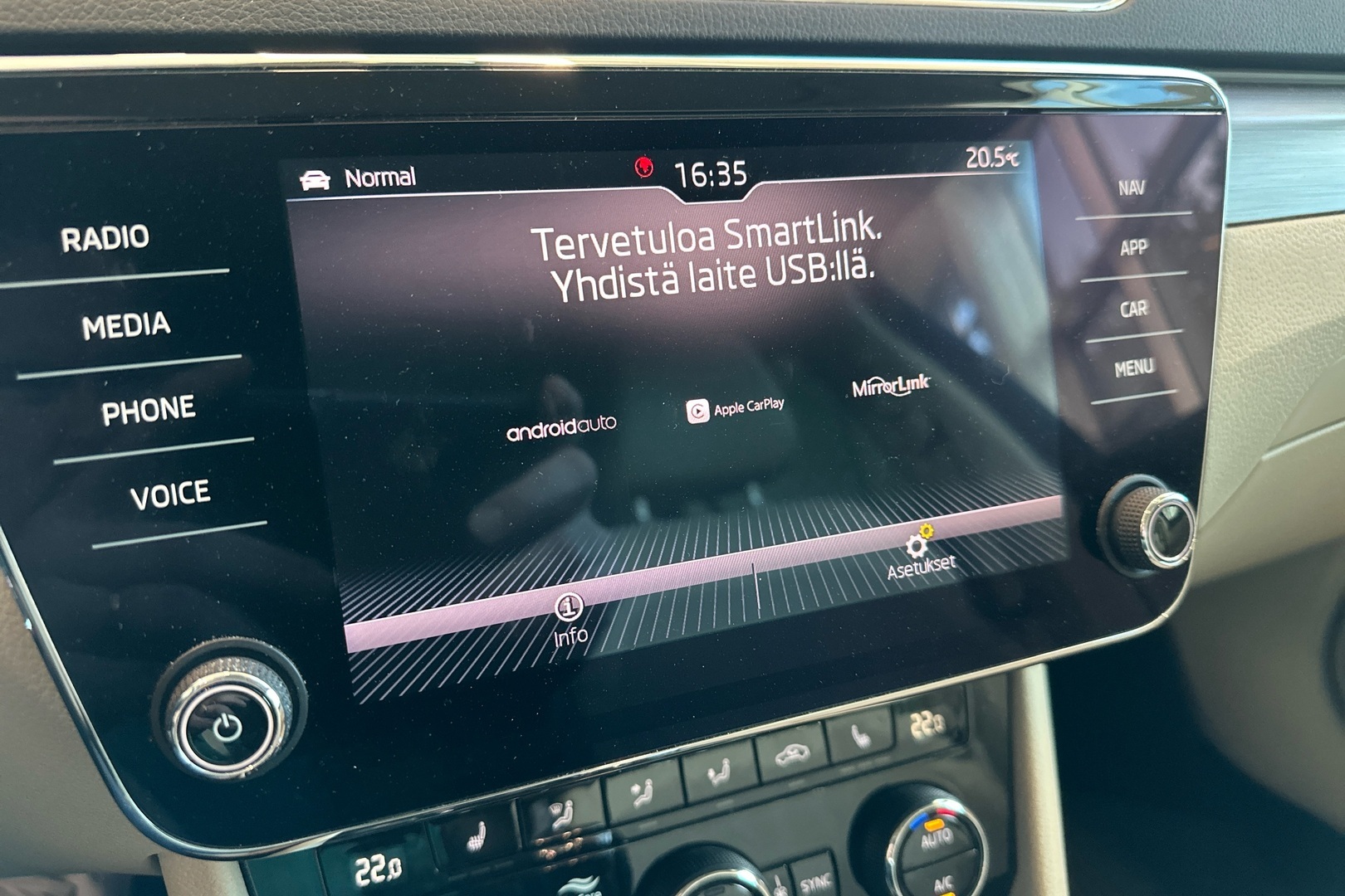 SKODA Superb 2019