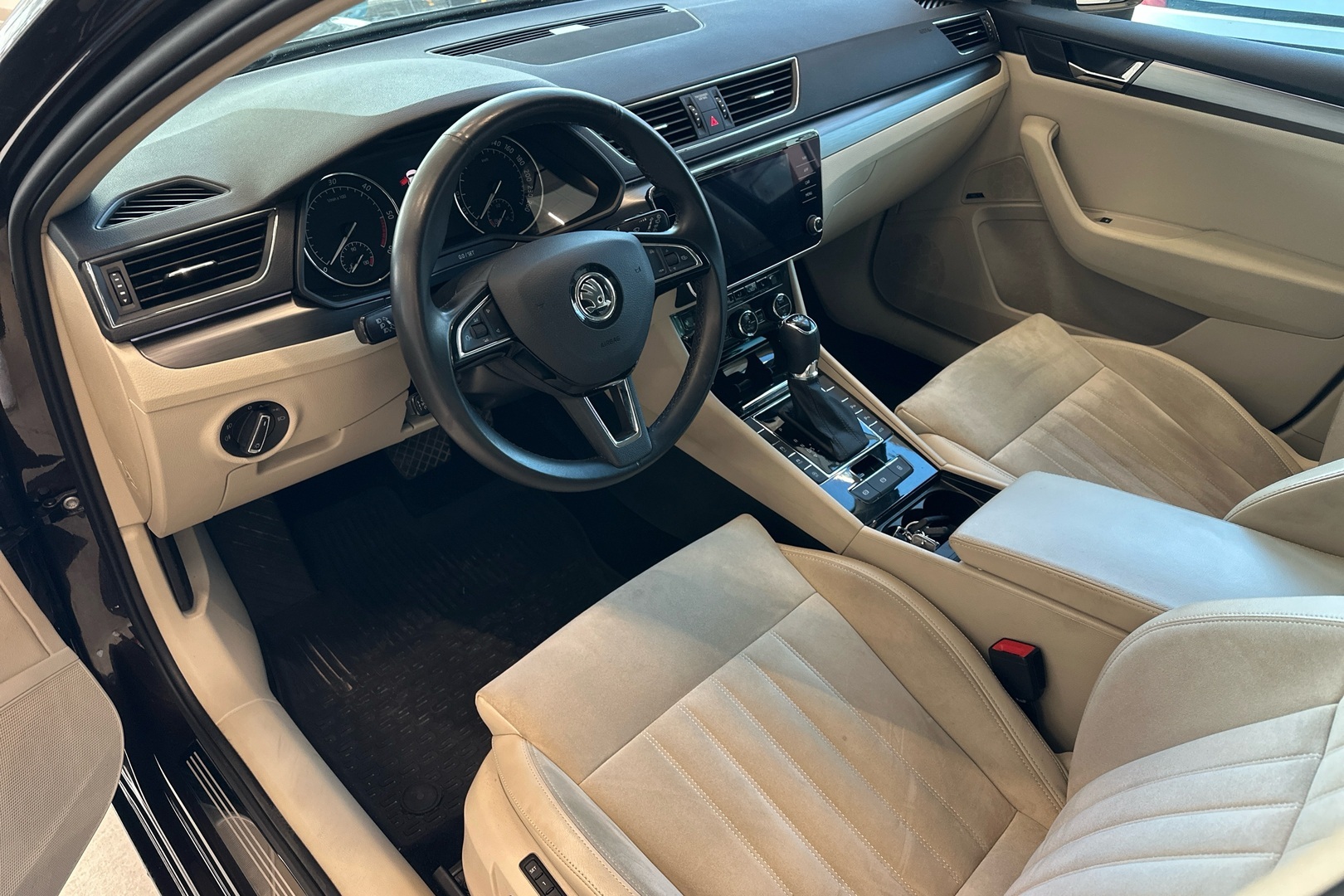 SKODA Superb 2019
