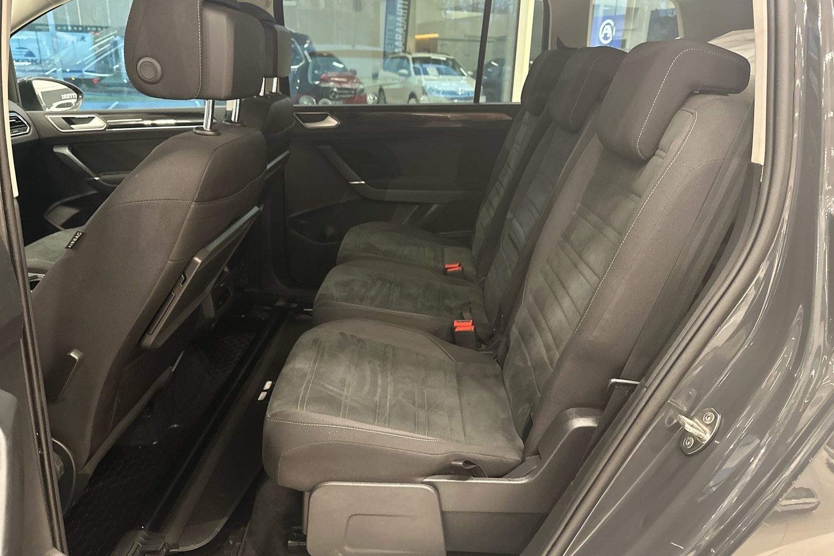 VOLKSWAGEN Touran 2019