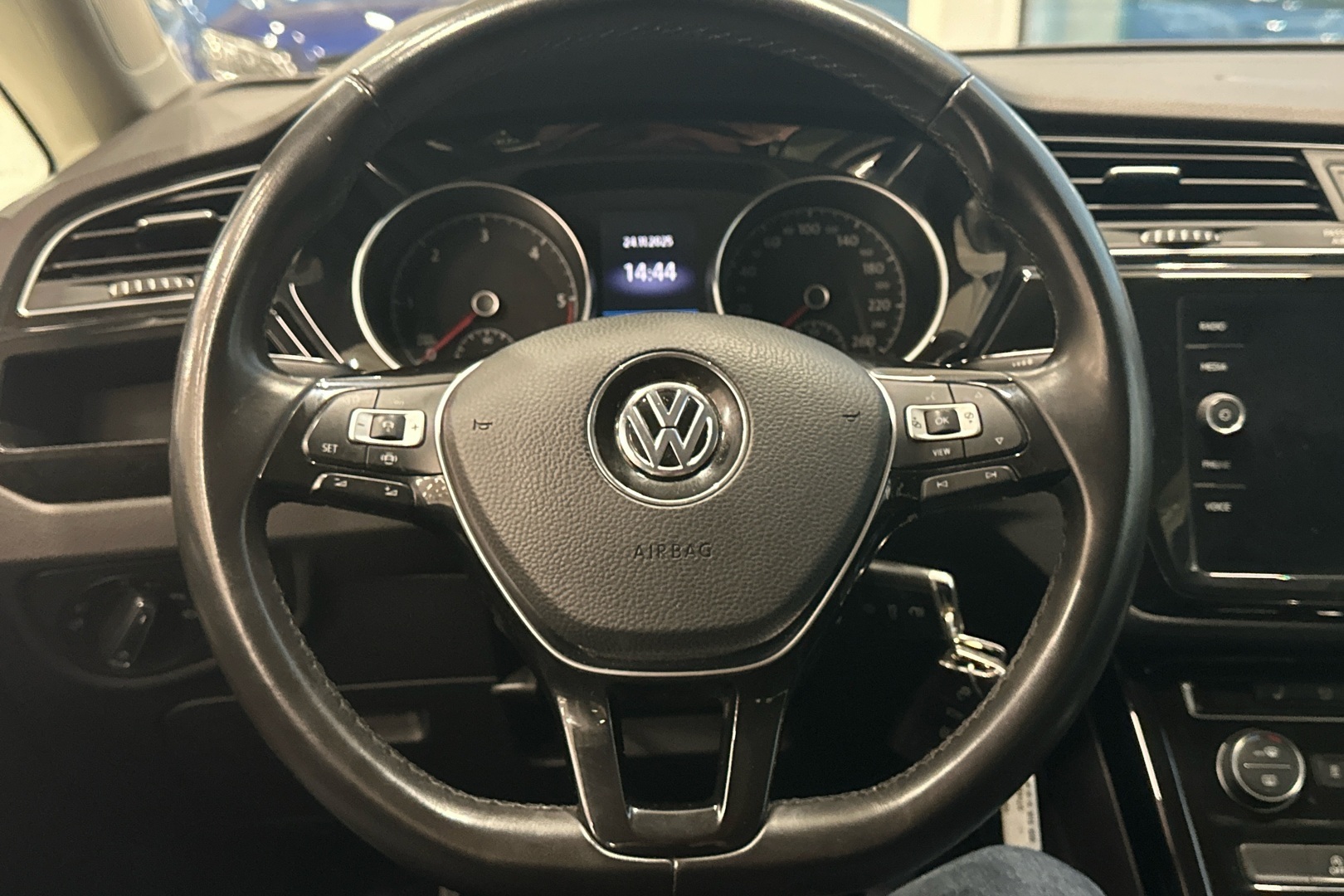 VOLKSWAGEN Touran 2019