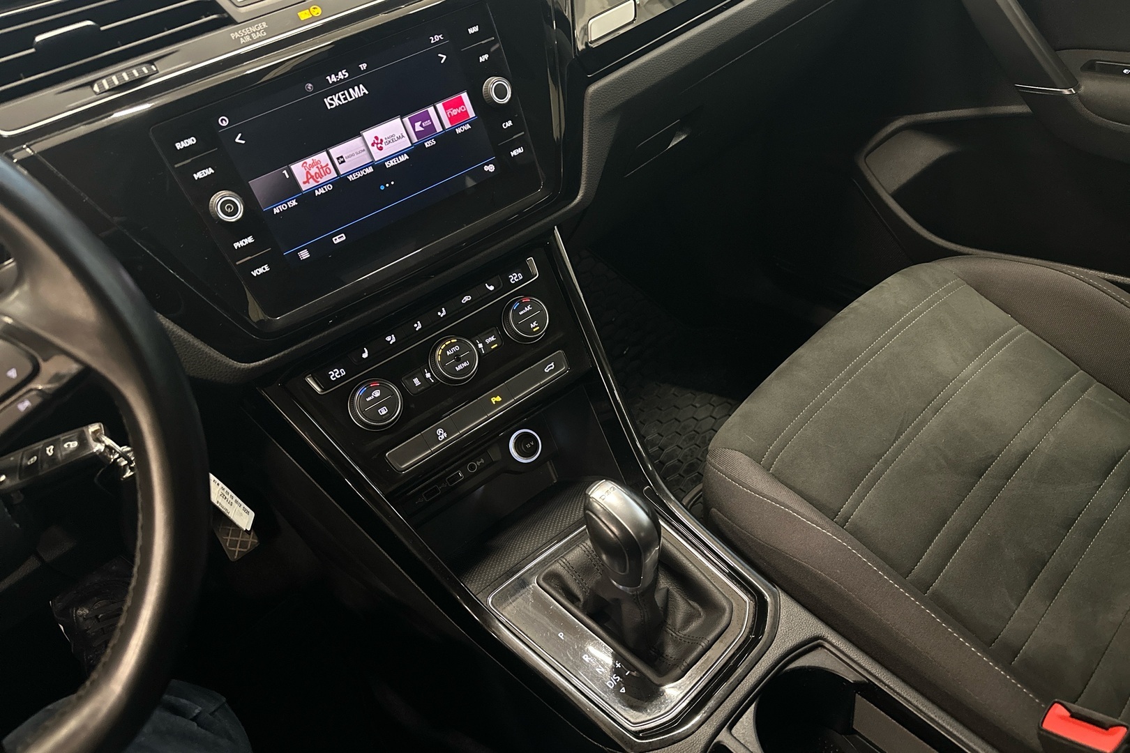 VOLKSWAGEN Touran 2019