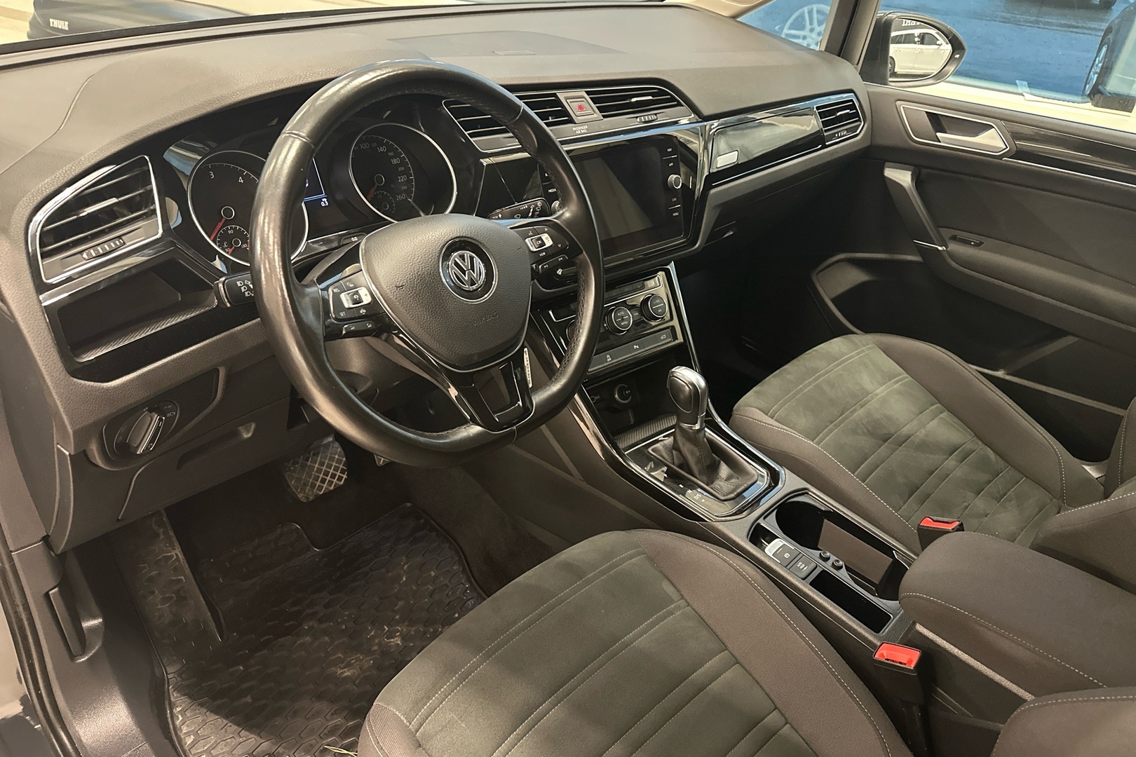 VOLKSWAGEN Touran 2019