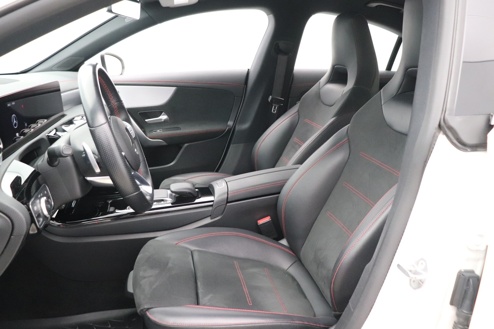 MERCEDES-BENZ CLA 2021