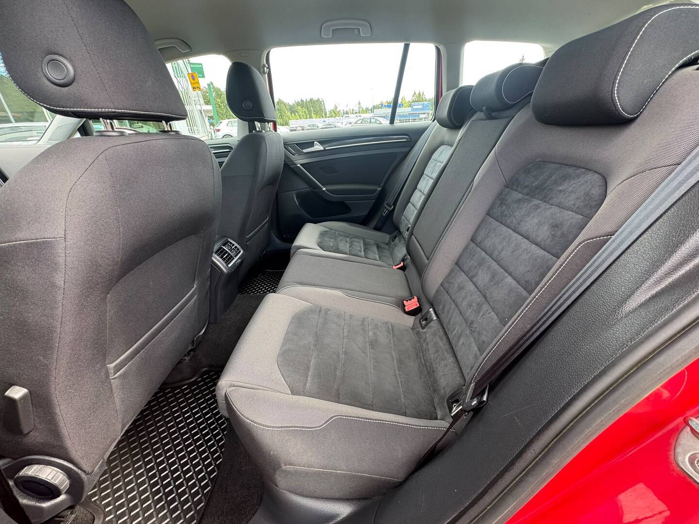 VOLKSWAGEN Golf 2013