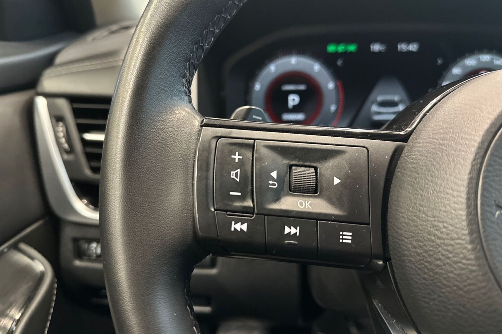 NISSAN Qashqai 2024