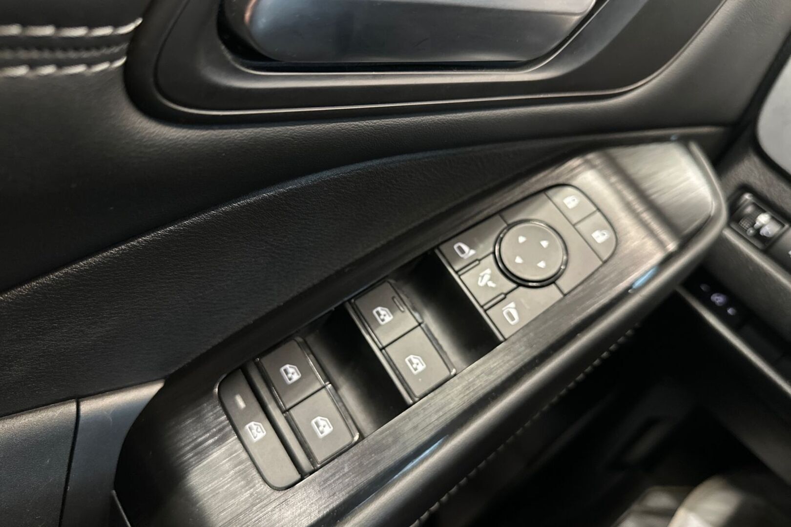 NISSAN Qashqai 2024