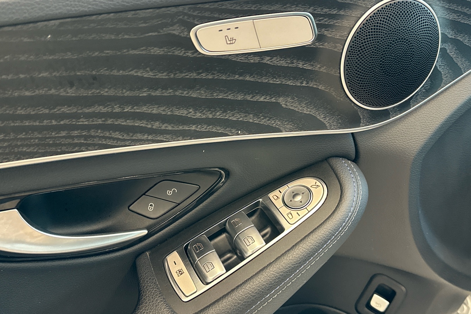 MERCEDES-BENZ C 2021