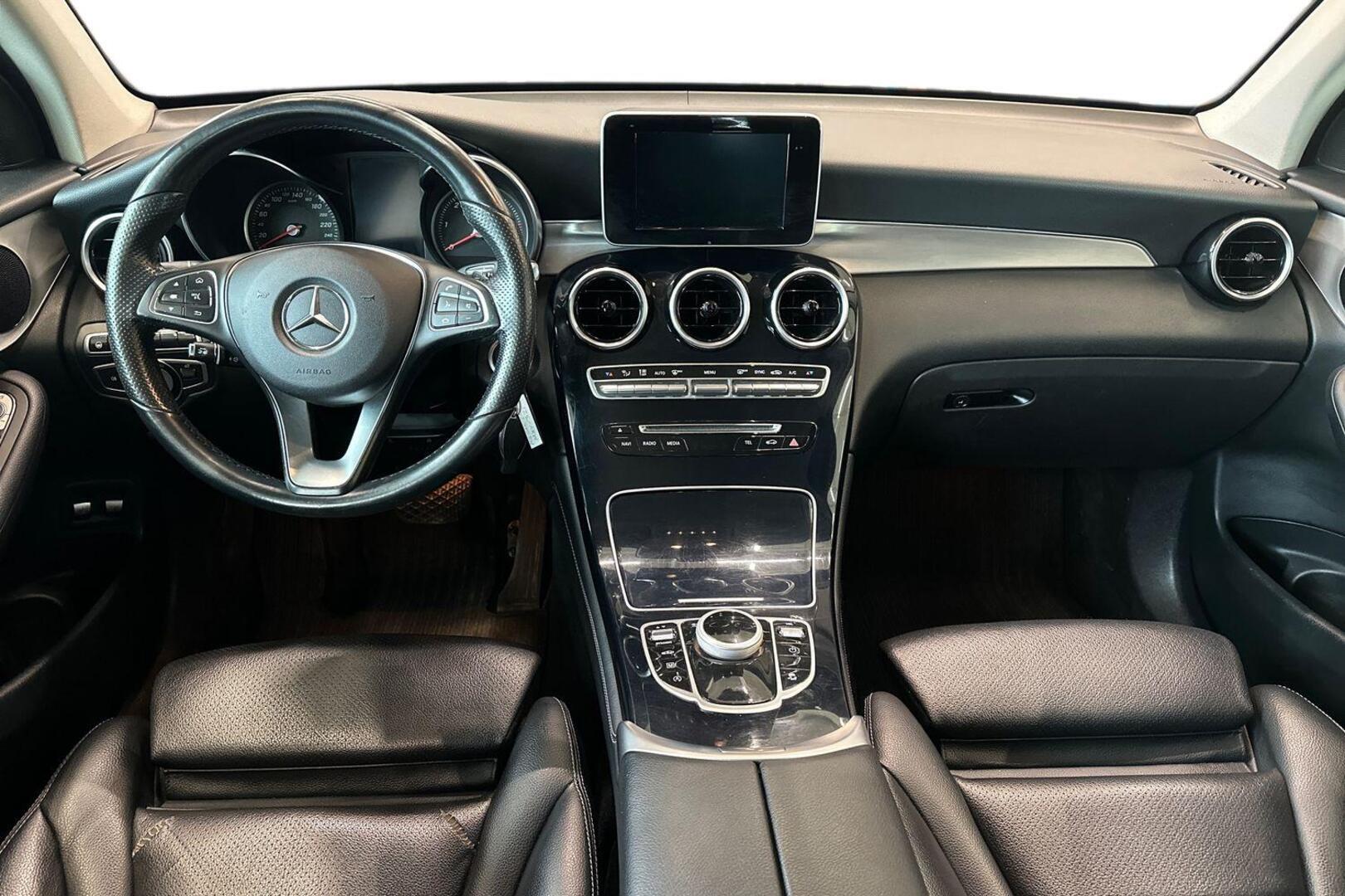 MERCEDES-BENZ GLC 10
