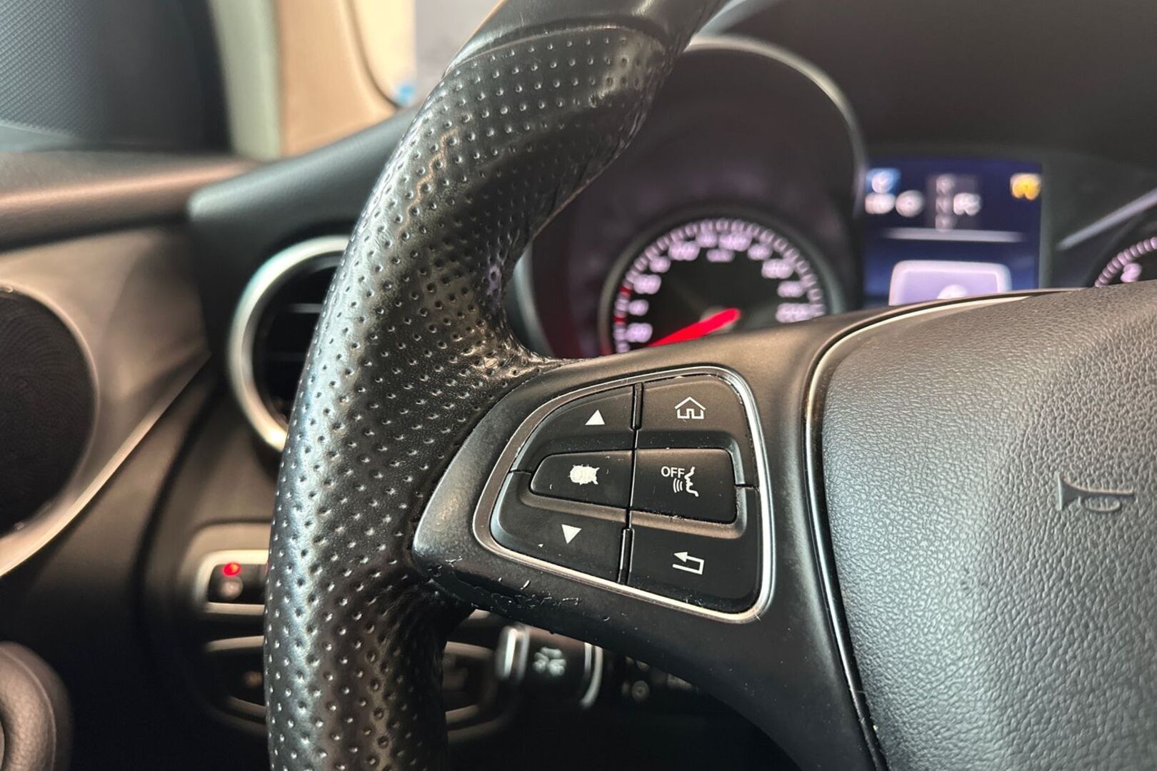 MERCEDES-BENZ GLC 27