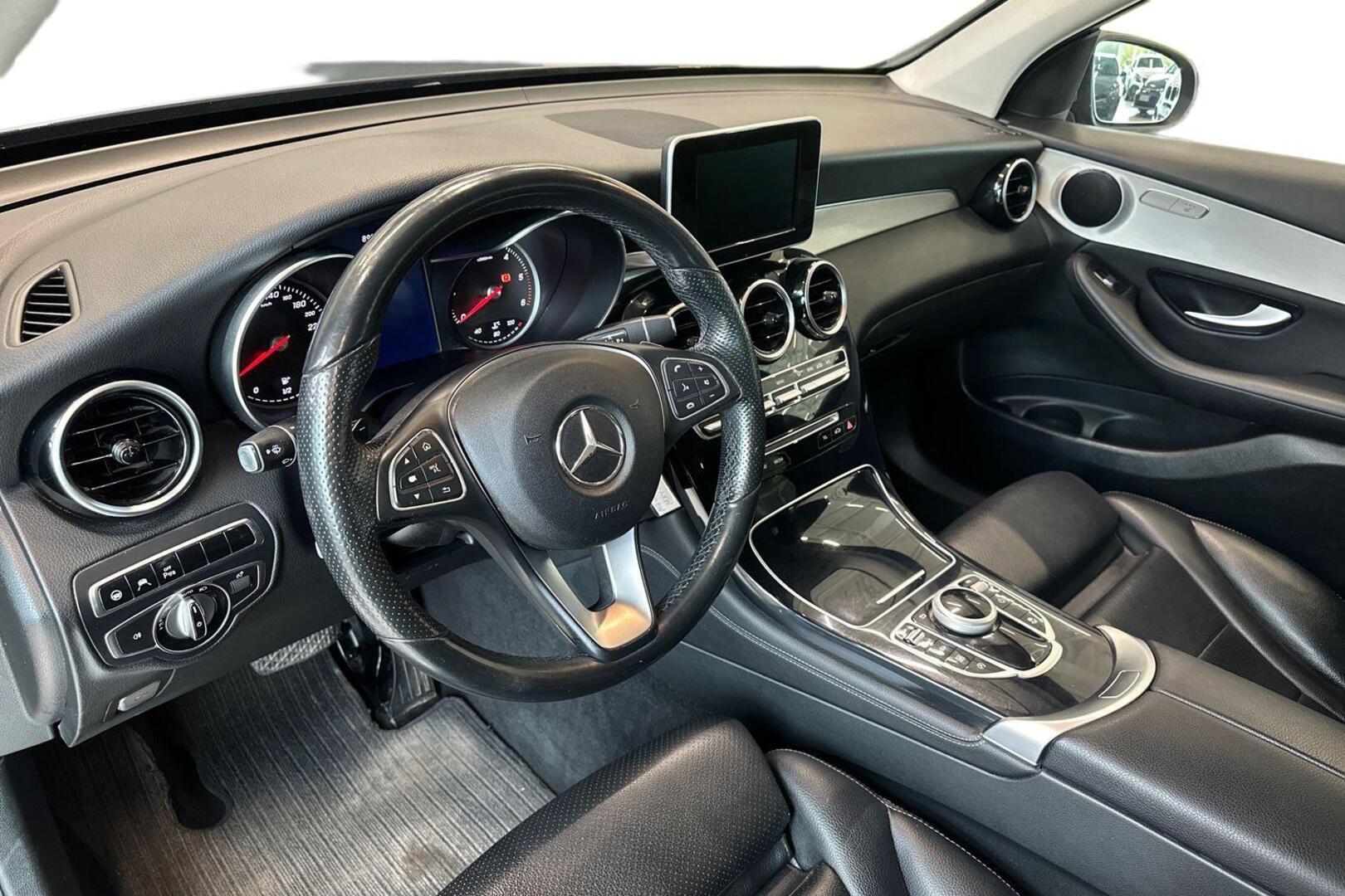 MERCEDES-BENZ GLC 8