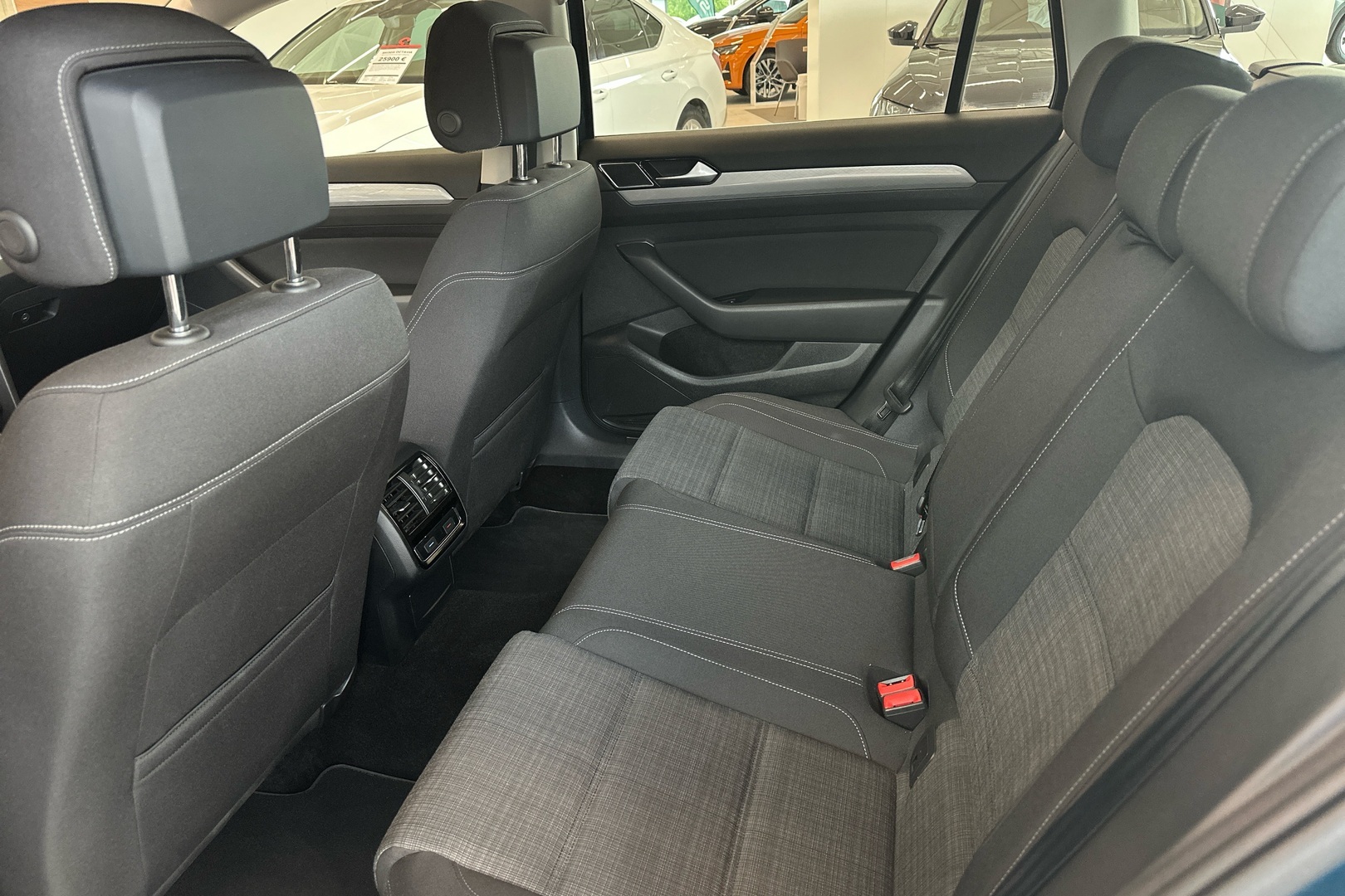 VOLKSWAGEN Passat 2021