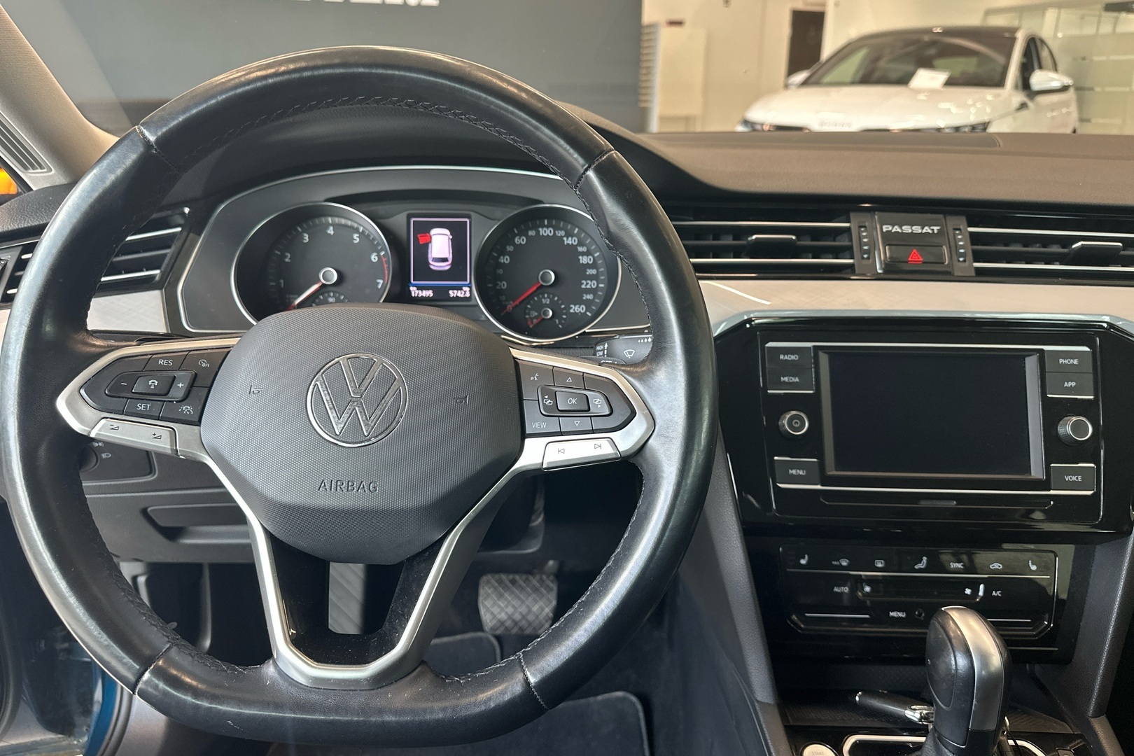 VOLKSWAGEN Passat 2021