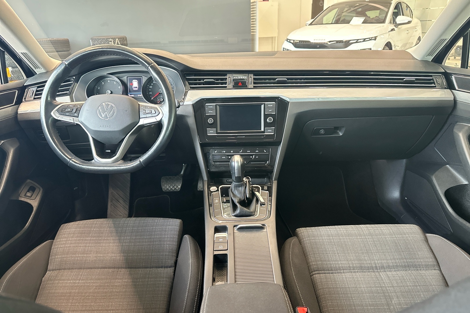 VOLKSWAGEN Passat 2021