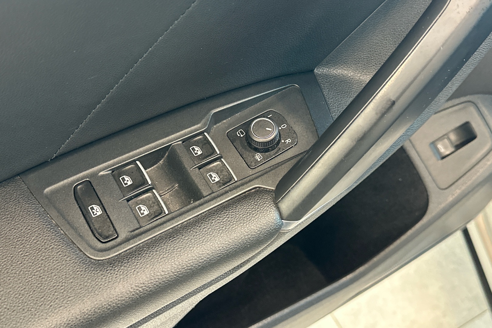VOLKSWAGEN Tiguan 2016