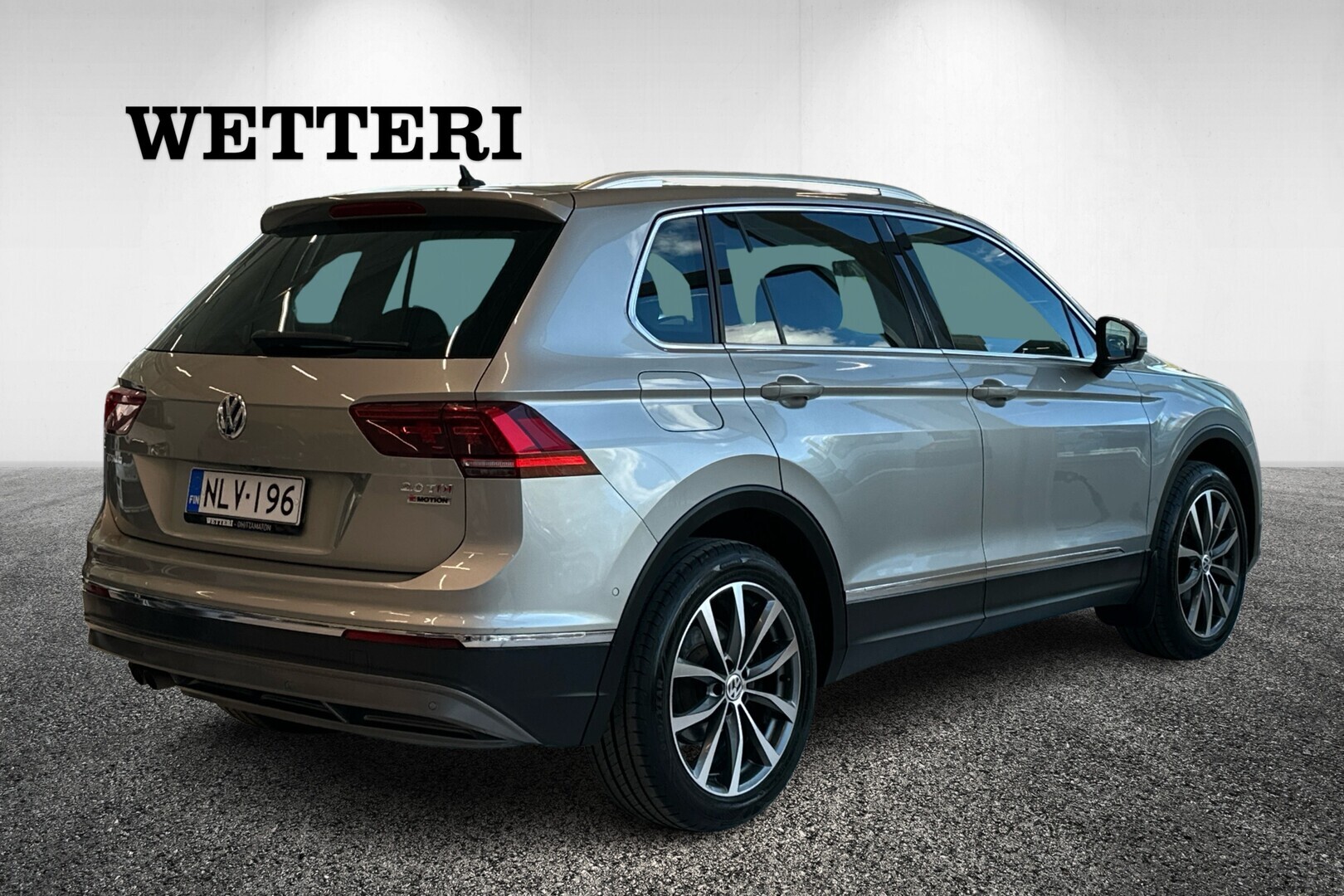 VOLKSWAGEN Tiguan 2016