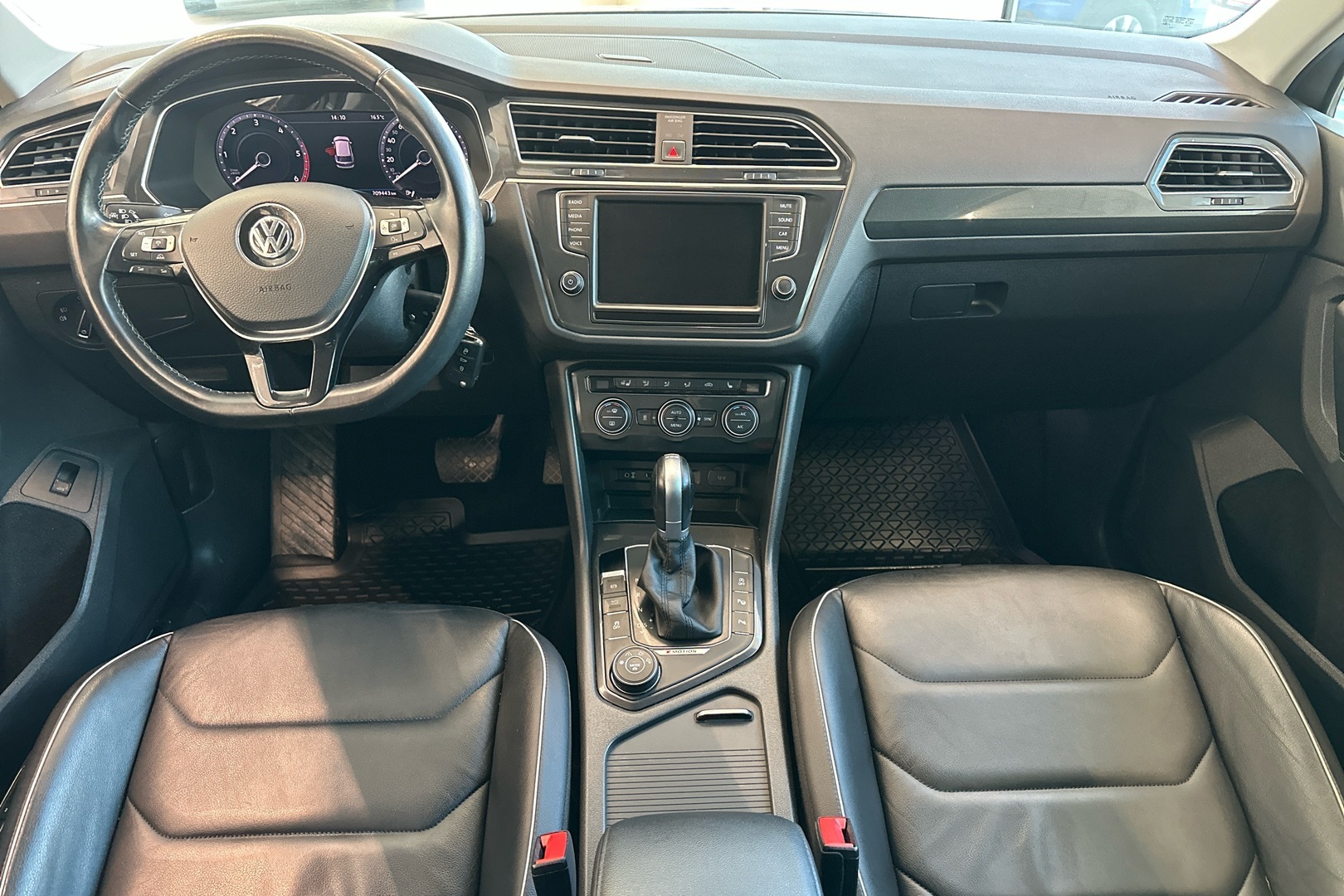 VOLKSWAGEN Tiguan 2016