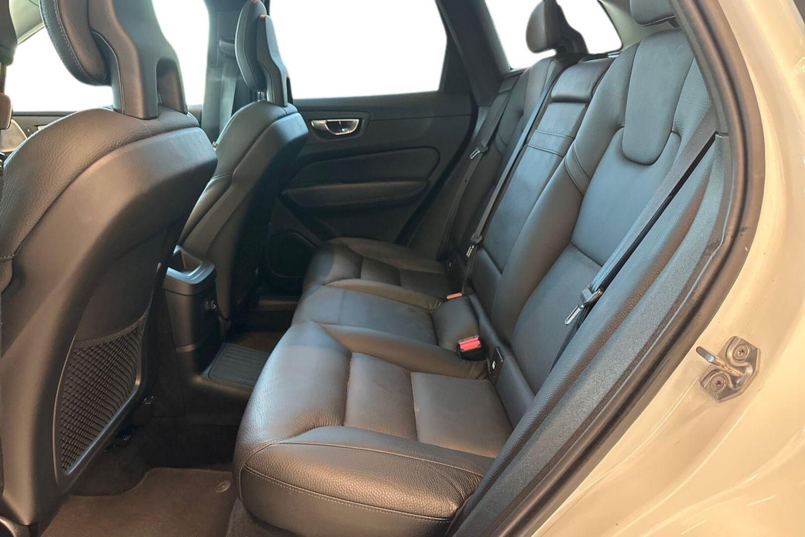 VOLVO XC60 11