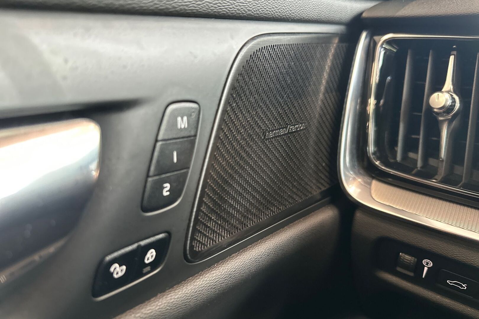 VOLVO S60 2019