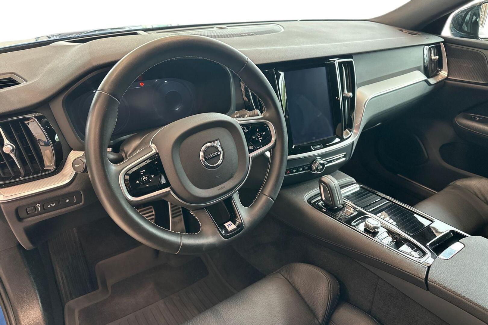 VOLVO S60 2019