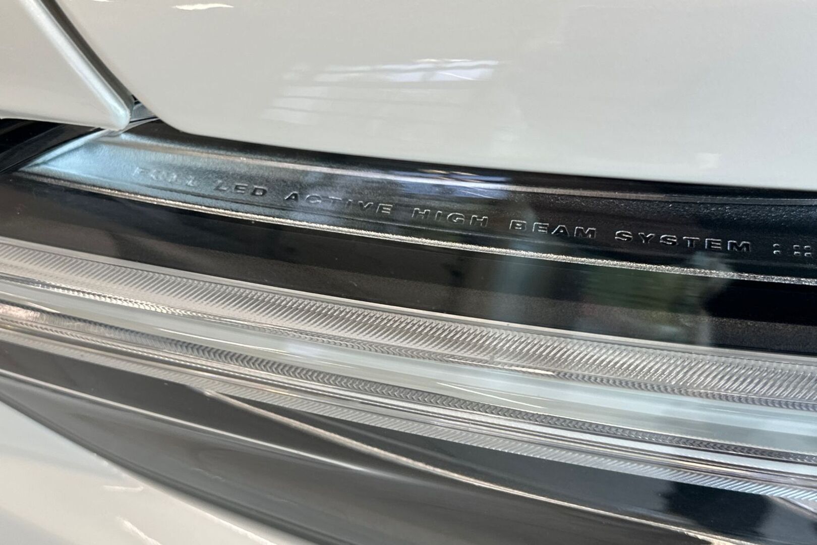 VOLVO V60 2024