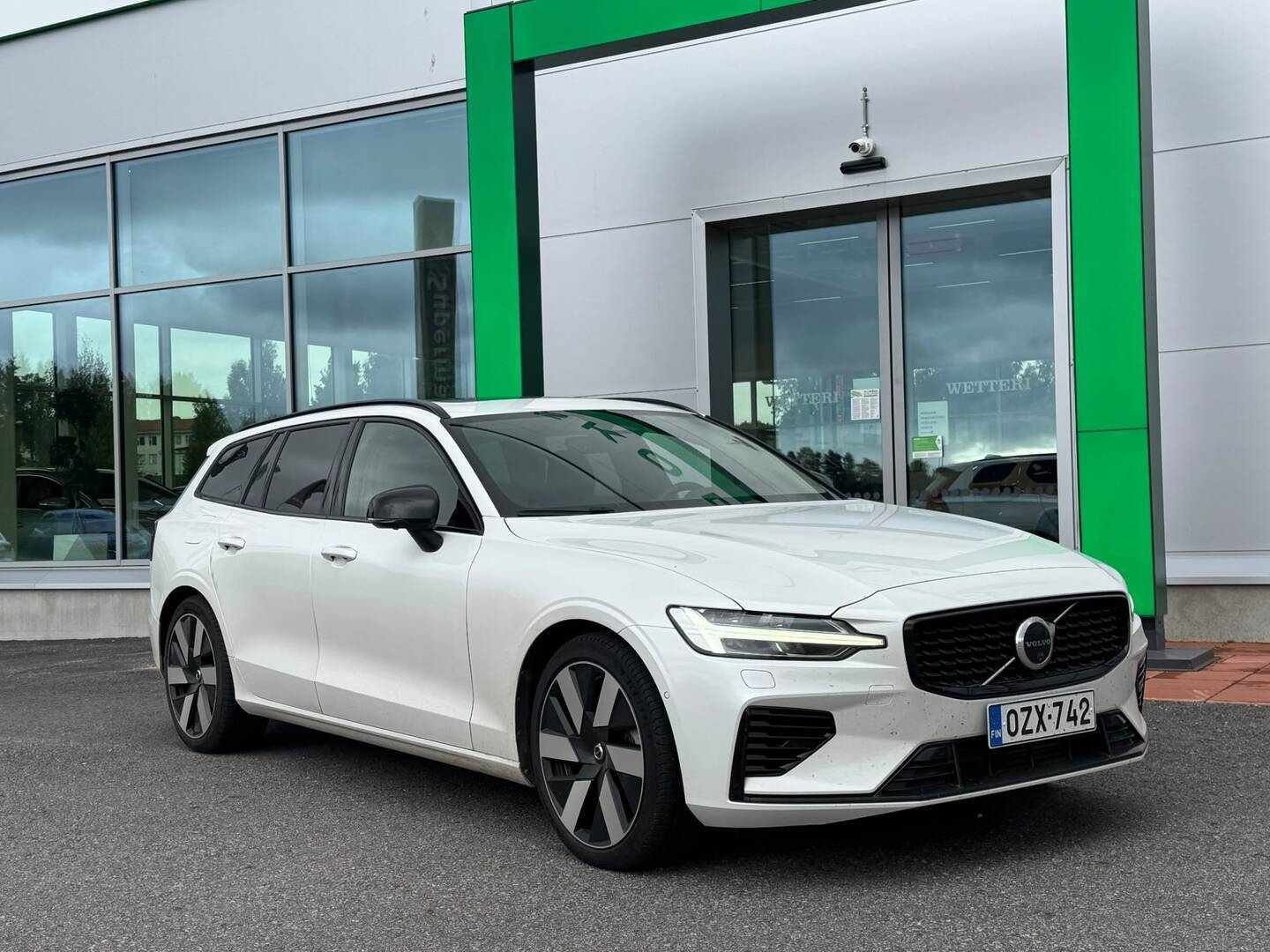 VOLVO V60 2024