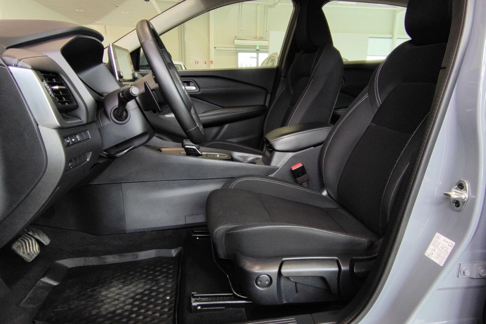NISSAN Qashqai 2024