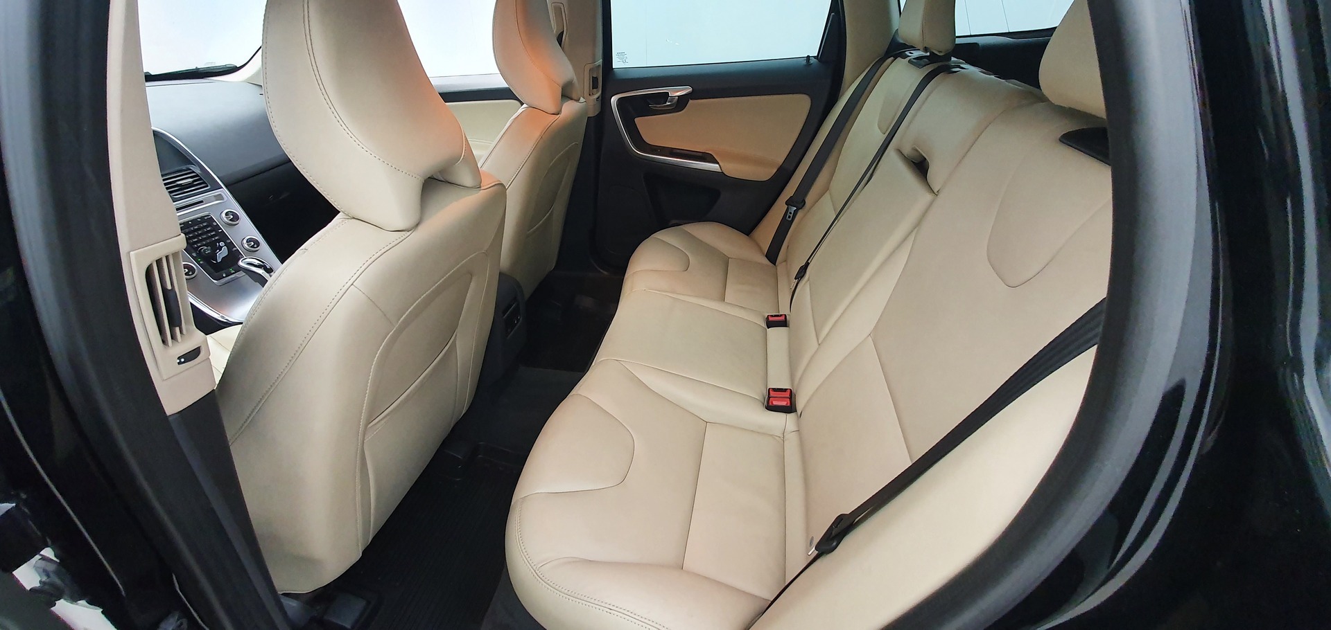 VOLVO XC60 2017