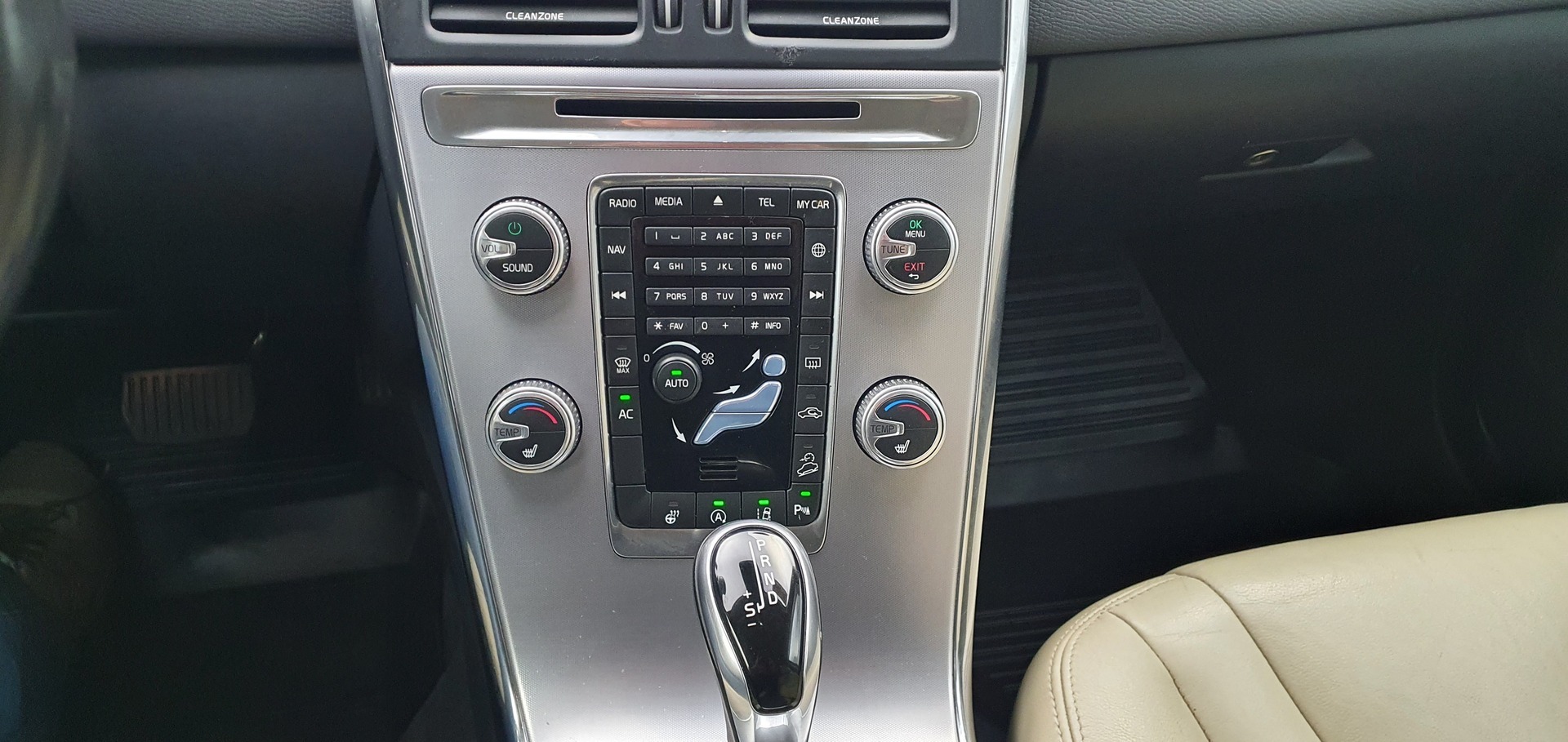 VOLVO XC60 2017