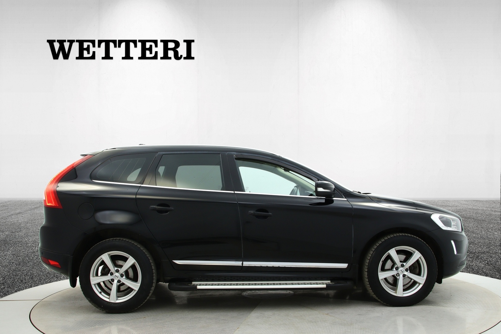 VOLVO XC60 2017