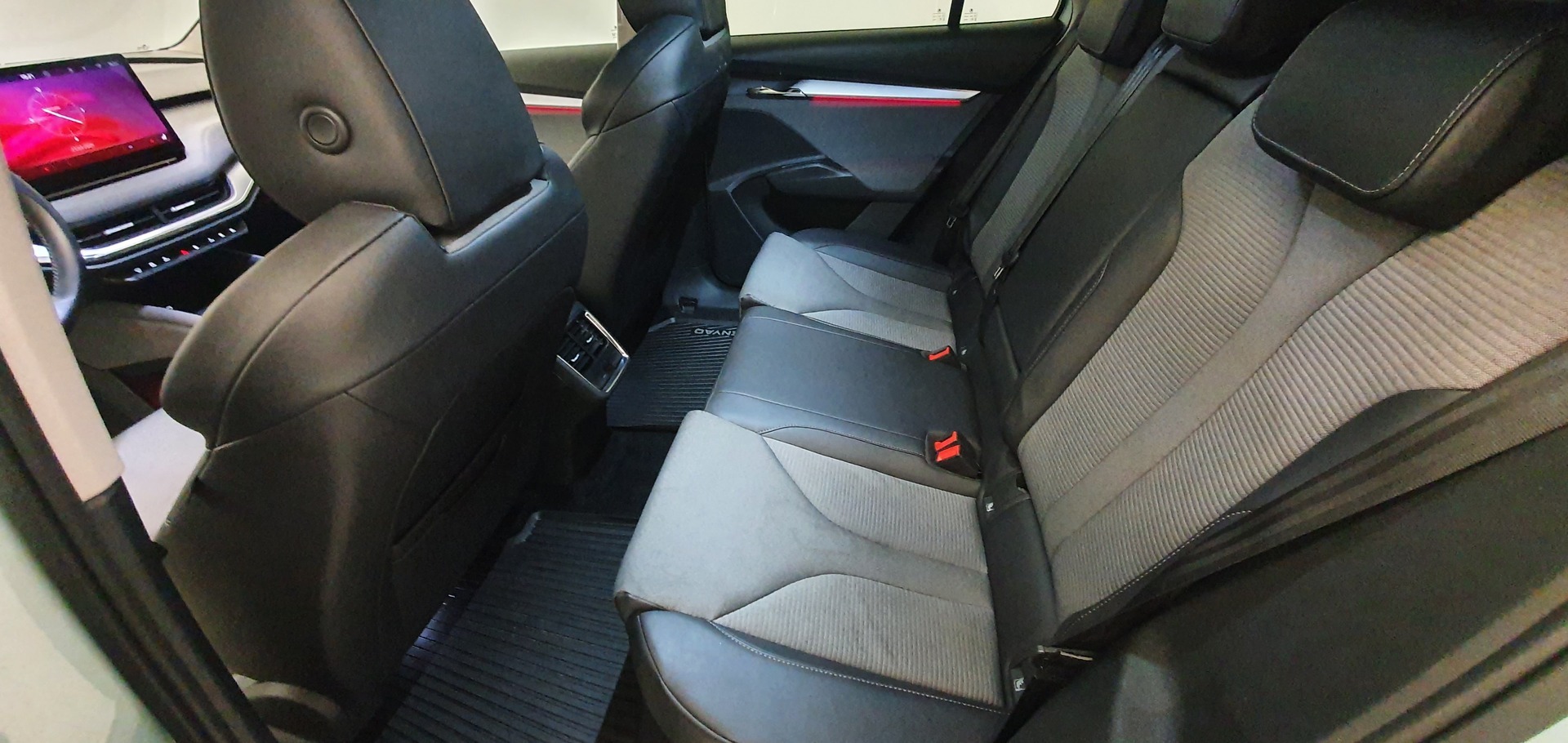 SKODA Enyaq 2023