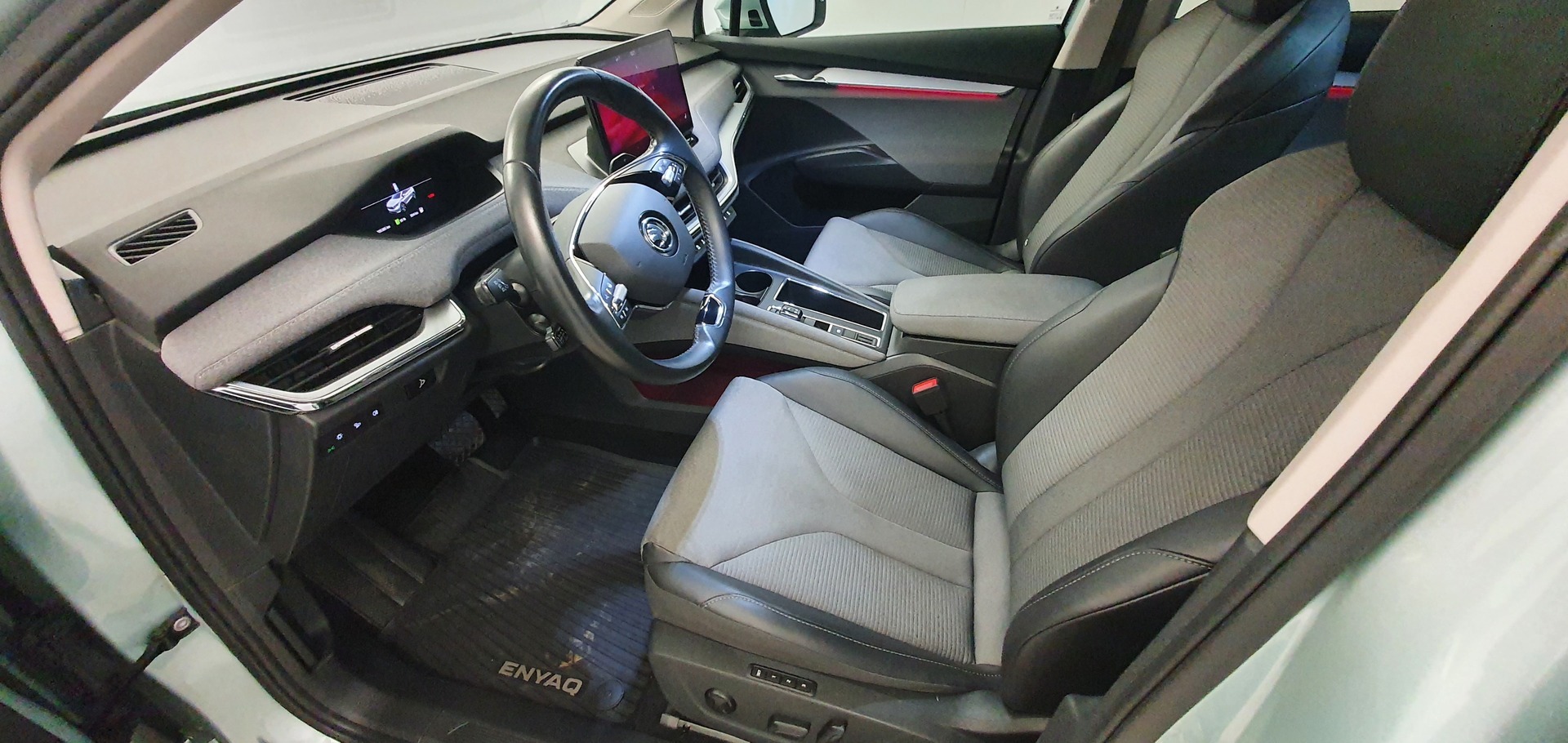 SKODA Enyaq 2023