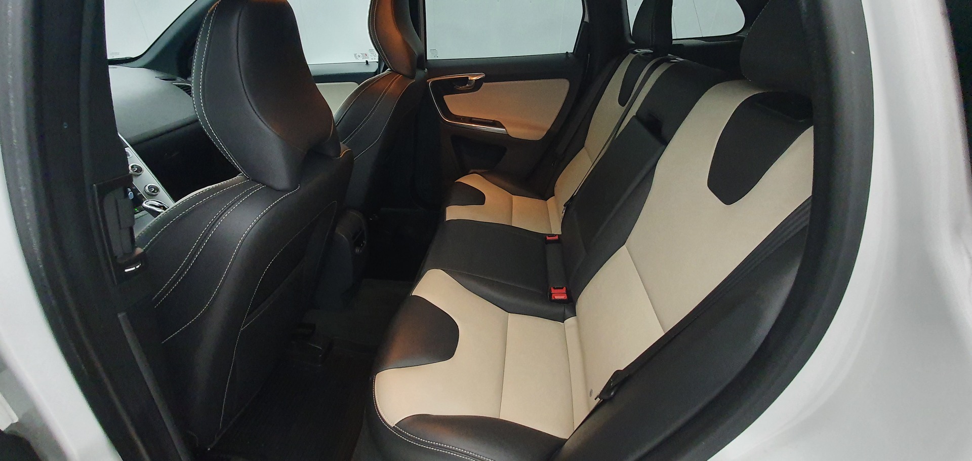 VOLVO XC60 2017