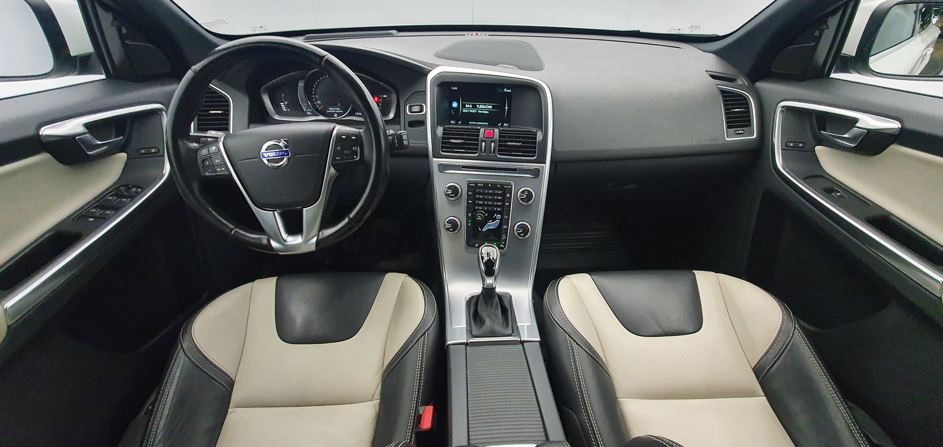 VOLVO XC60 2017