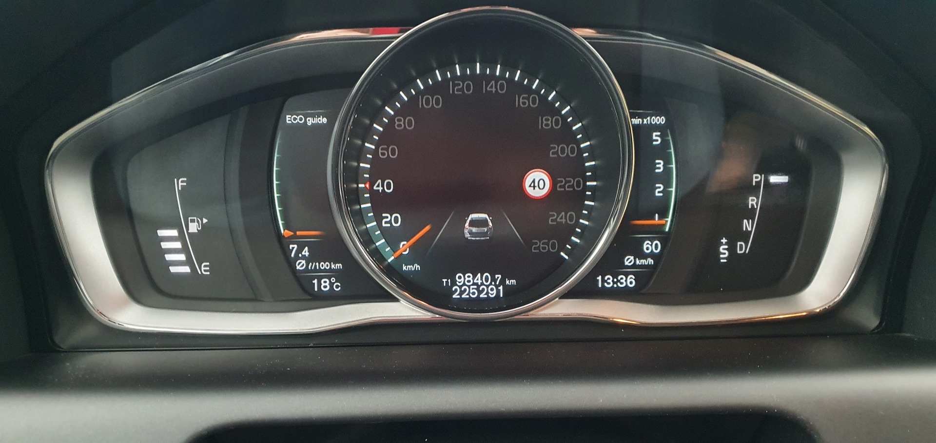 VOLVO XC60 2017