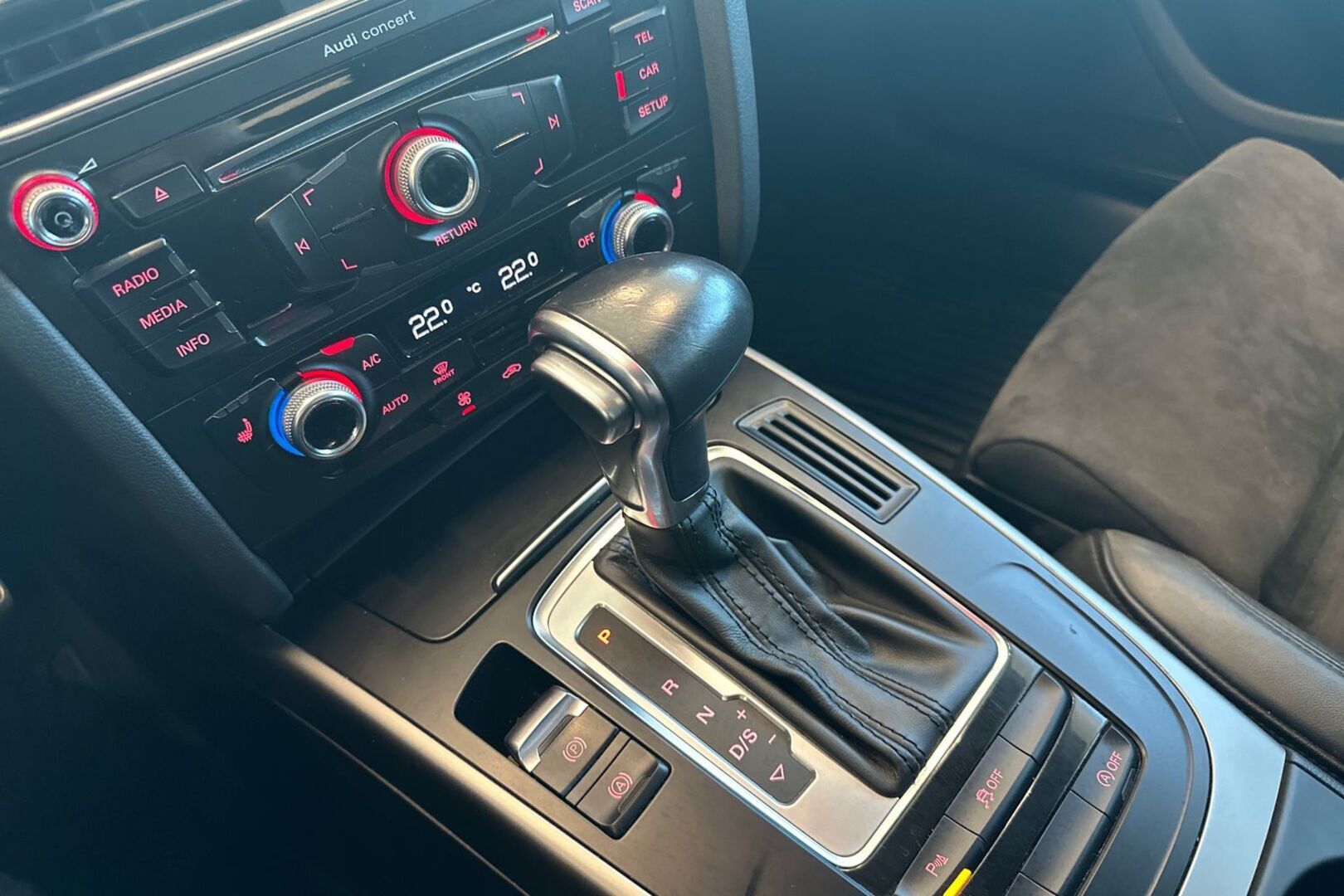 AUDI A4 allroad quattro 19