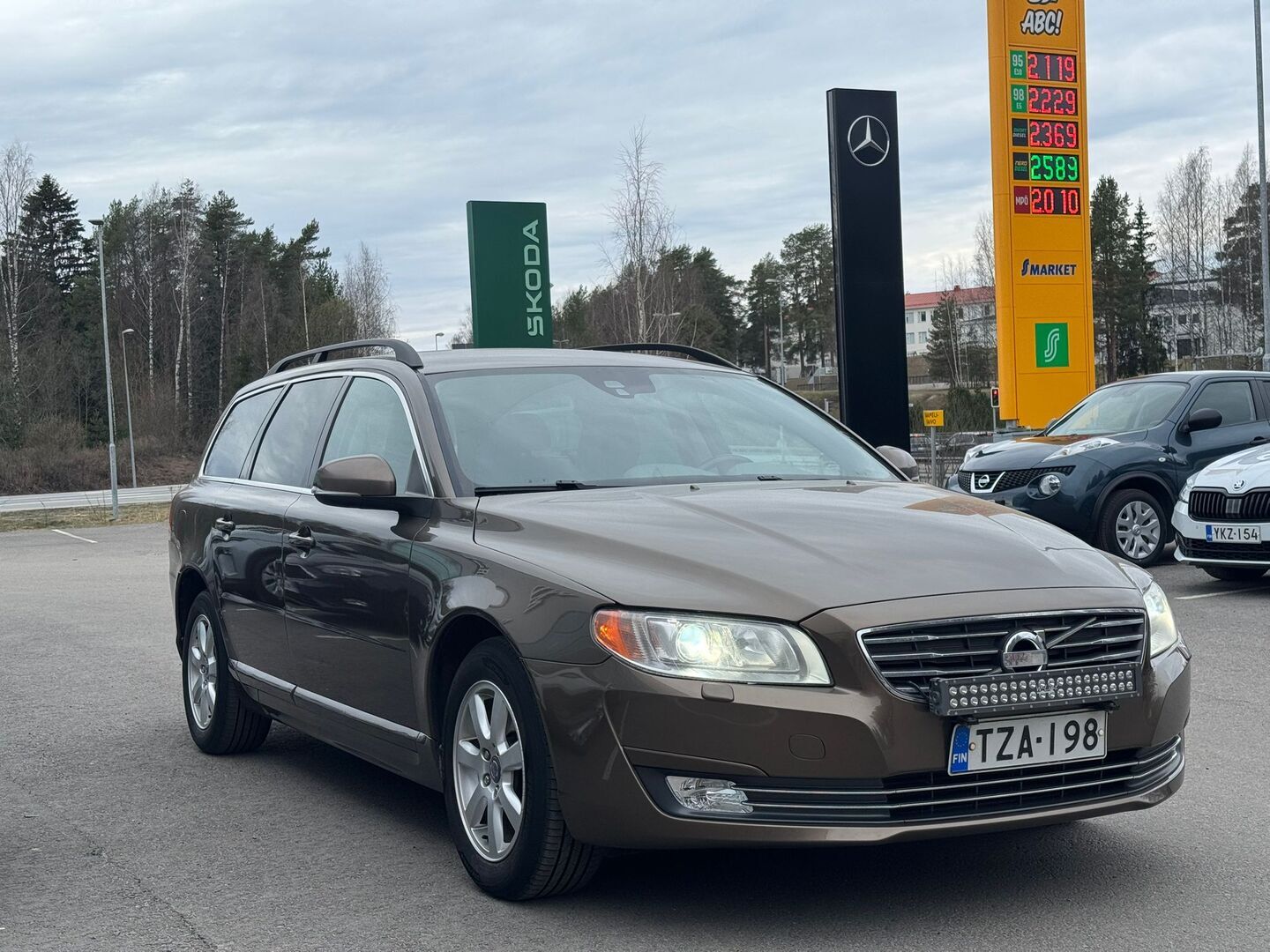 VOLVO V70 2014