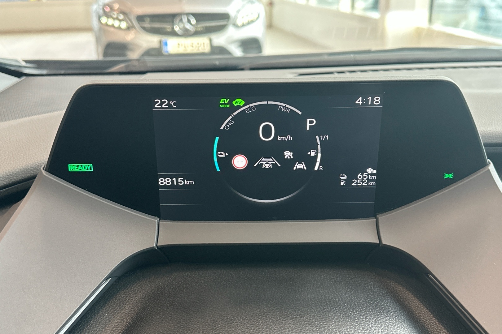 TOYOTA Prius Plug-in 2024